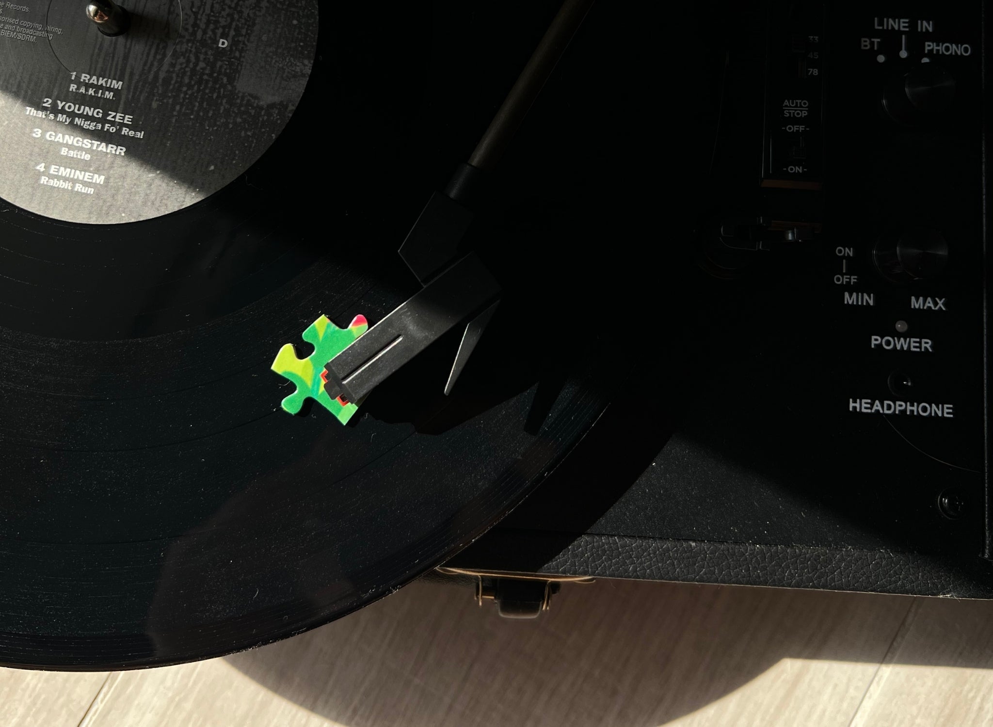Puzzle e musica: perché questa combinazione aiuta a ridurre lo stress e migliorare la concentrazione